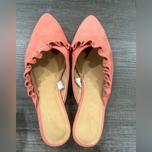 NEW!! Never worn Universal Thread flats.